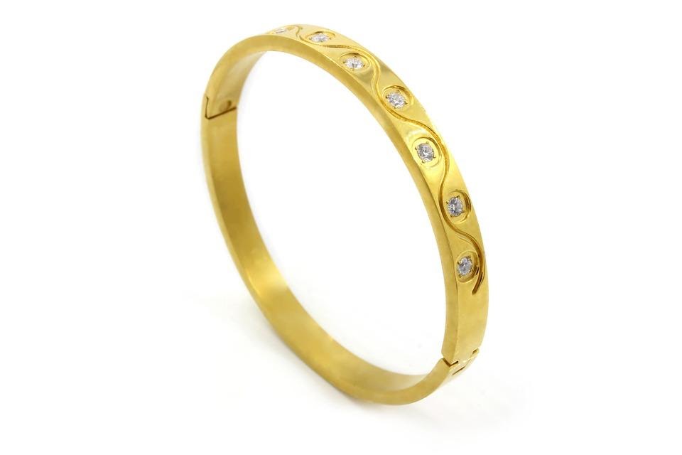 Why Gold Prices Go Up During Economic Uncertainties 4 investment in gold