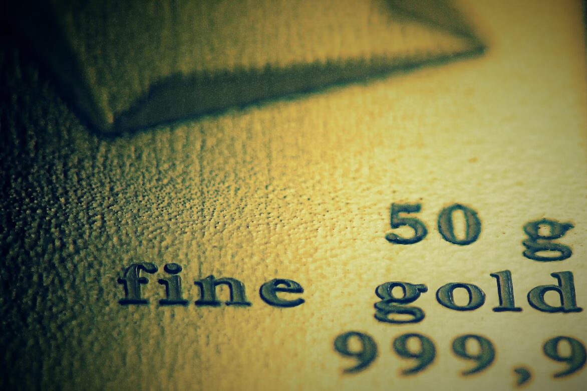 Gold to diversify investment portfolio